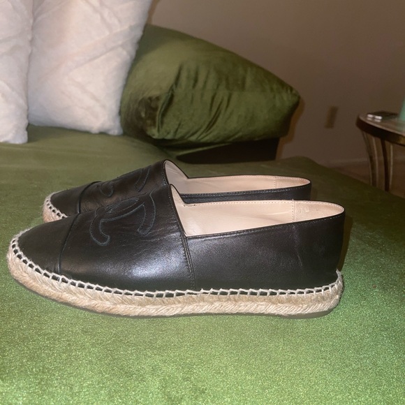 Gently scuffed on top. Worn under 10 times. Size 38 - Picture 4 of 7